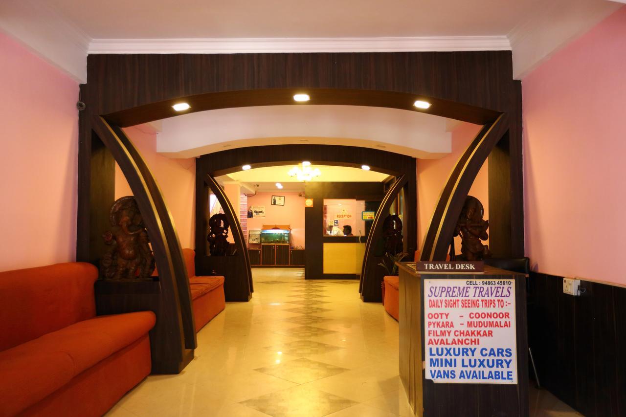 Hotel Charring Cross Уті Екстер'єр фото